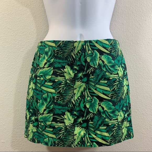 5for20 H&M green jungle leafs mini skirt - Picture 7 of 7